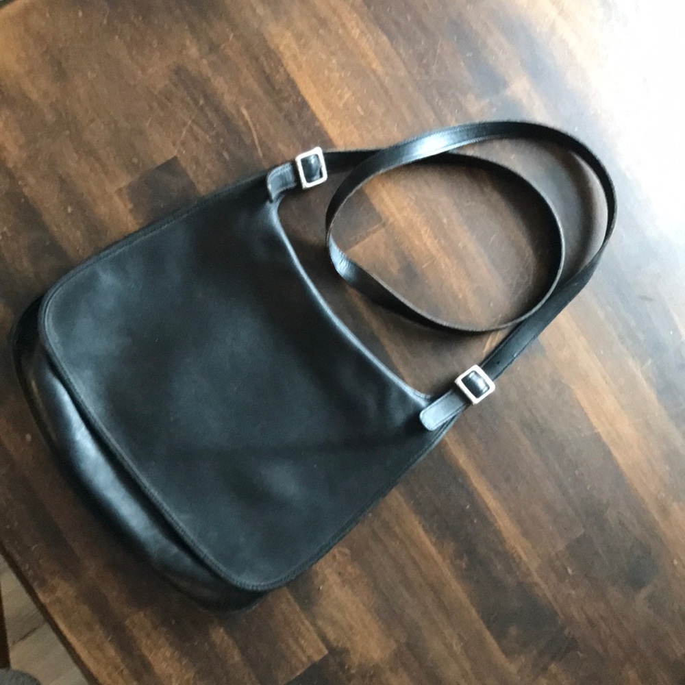 Vintage black leather crossbody Coach Bag!
